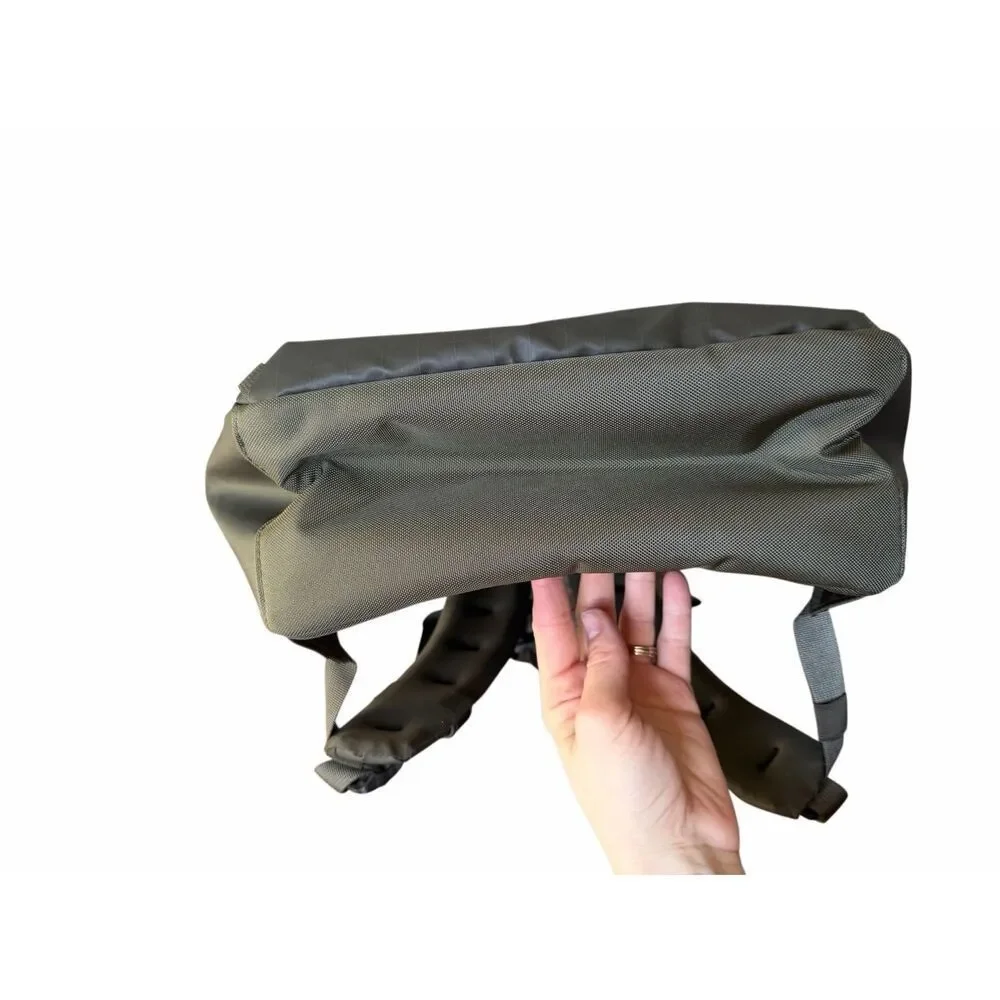 North Face Backpack Base Camp‎ Voyager NEW Daypack New Taupe Green TNF Black